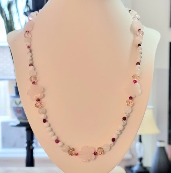 LJGN56 Pink Quartz Flower & Hewlett Necklace