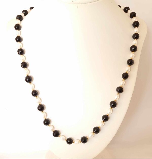 LJGN20 Onyx & Fresh Pearl Necklace.