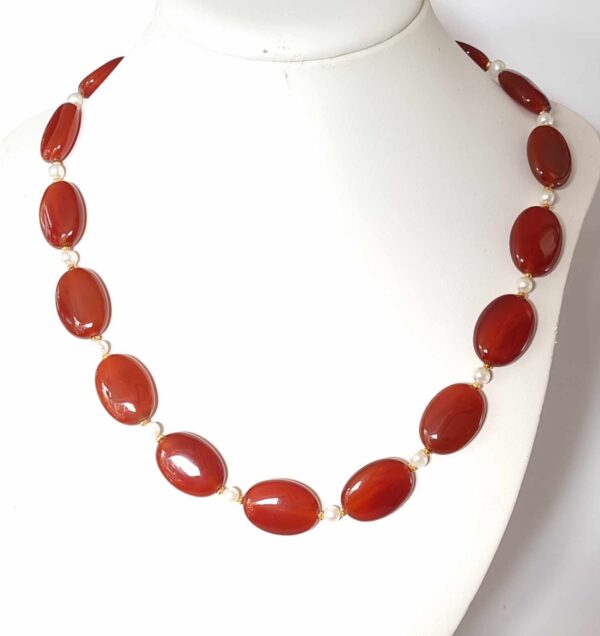 LJGN23 Medium Size Carnelian & Fresh Pearl Necklace.