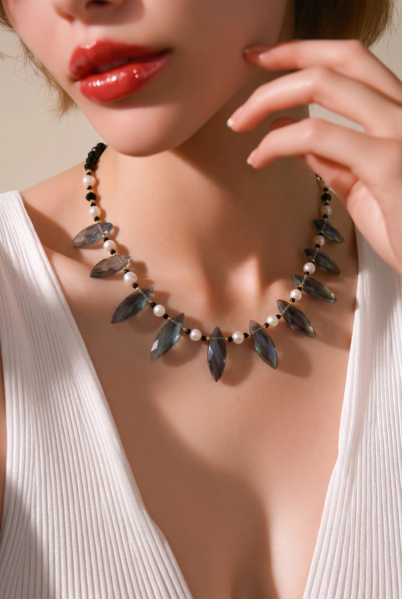LJGN25 Fresh Water Pearl & Crystal Choker