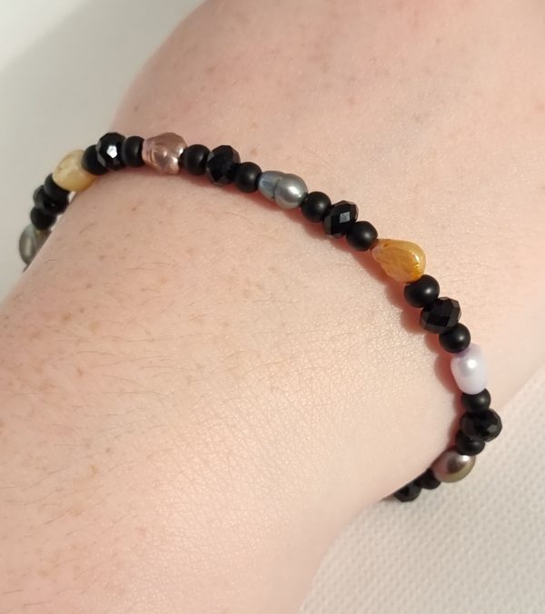 LJGB41 Pearl, Onyx & Crystal Bracelet
