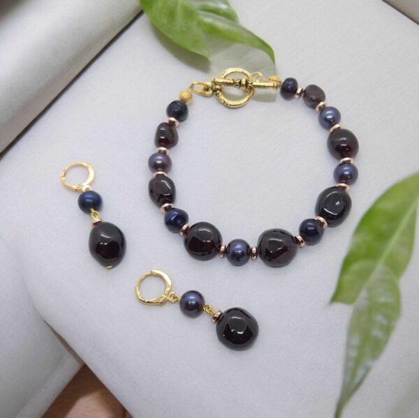 LJGS69 Fresh Water Pearl & Garnet Bracelet Set