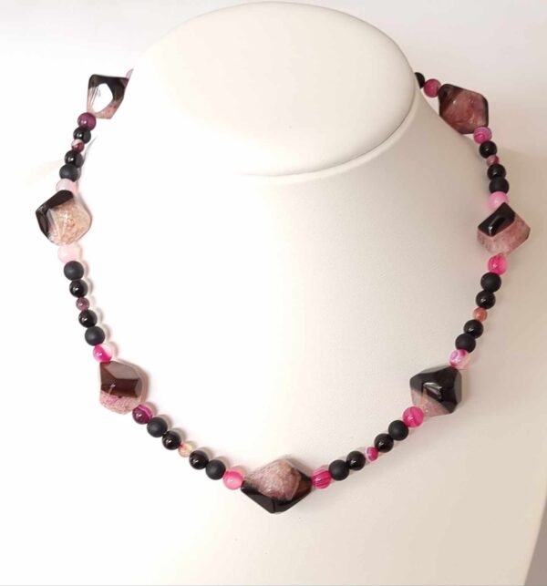 LJGN54 Pink & Black Agate Swirl Necklace
