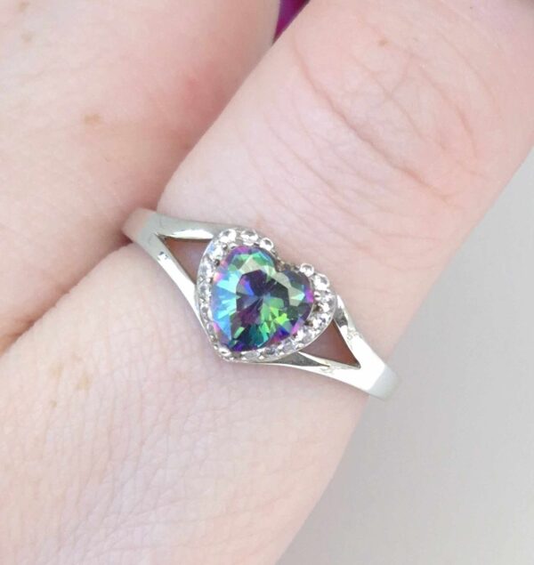 LJSSR82 Rainbow Heart CZ Ring