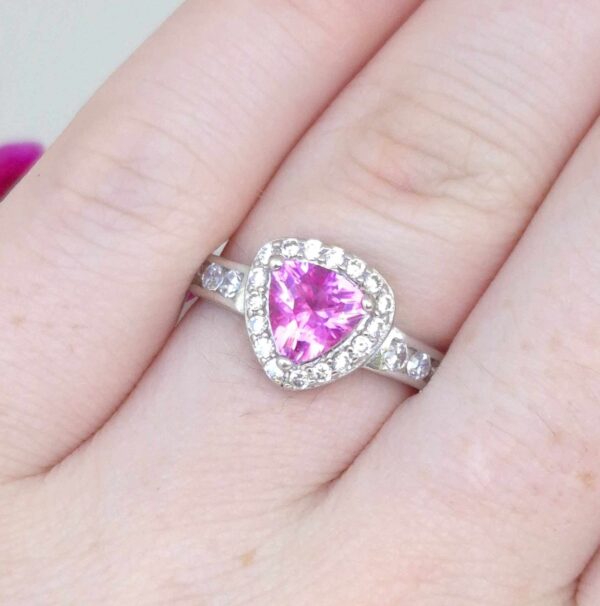 LJSSR87 Pink Trio Ring. Size 7.