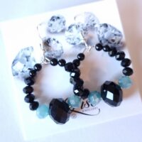 LJGE98 Black & Blue Glass Crystal Hoop Earrings