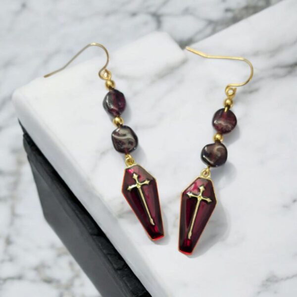 LJGE496 Garnet Coffin Drop Earrings