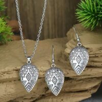 LJCS77 Silver Coloured Pattern Teardrop Set