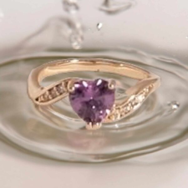 LJPR27 Purple Swirl Heart Ring