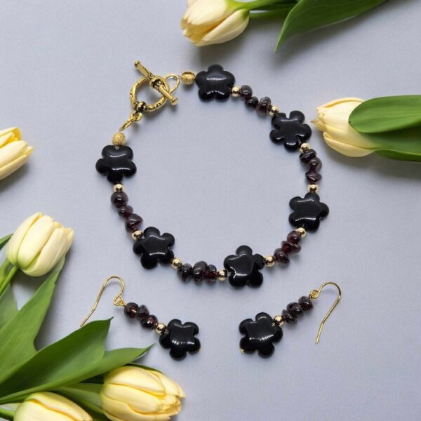 LJGS678 Only & Garnet Flower Bracelet Set