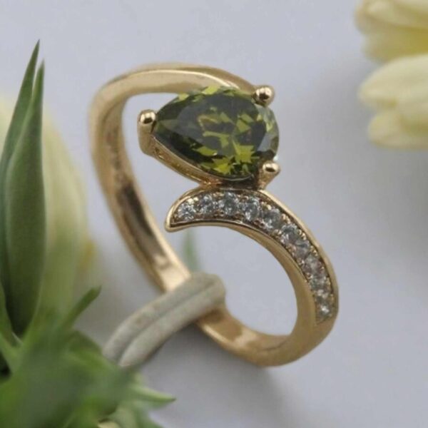LJPR456 Grenn Glass Crystal Tear Ring