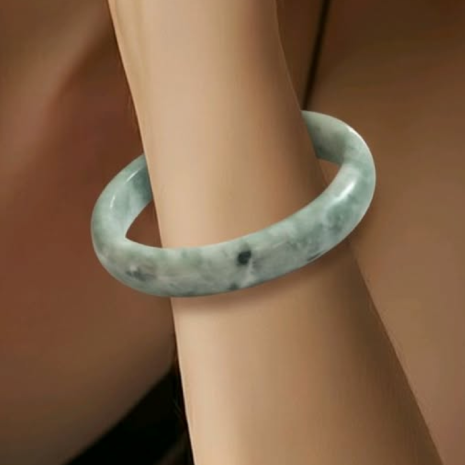 LJGB678 Gemstone Bangle - Image 3