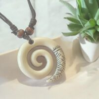 LJCN24 Engraved Swirl Necklace.
