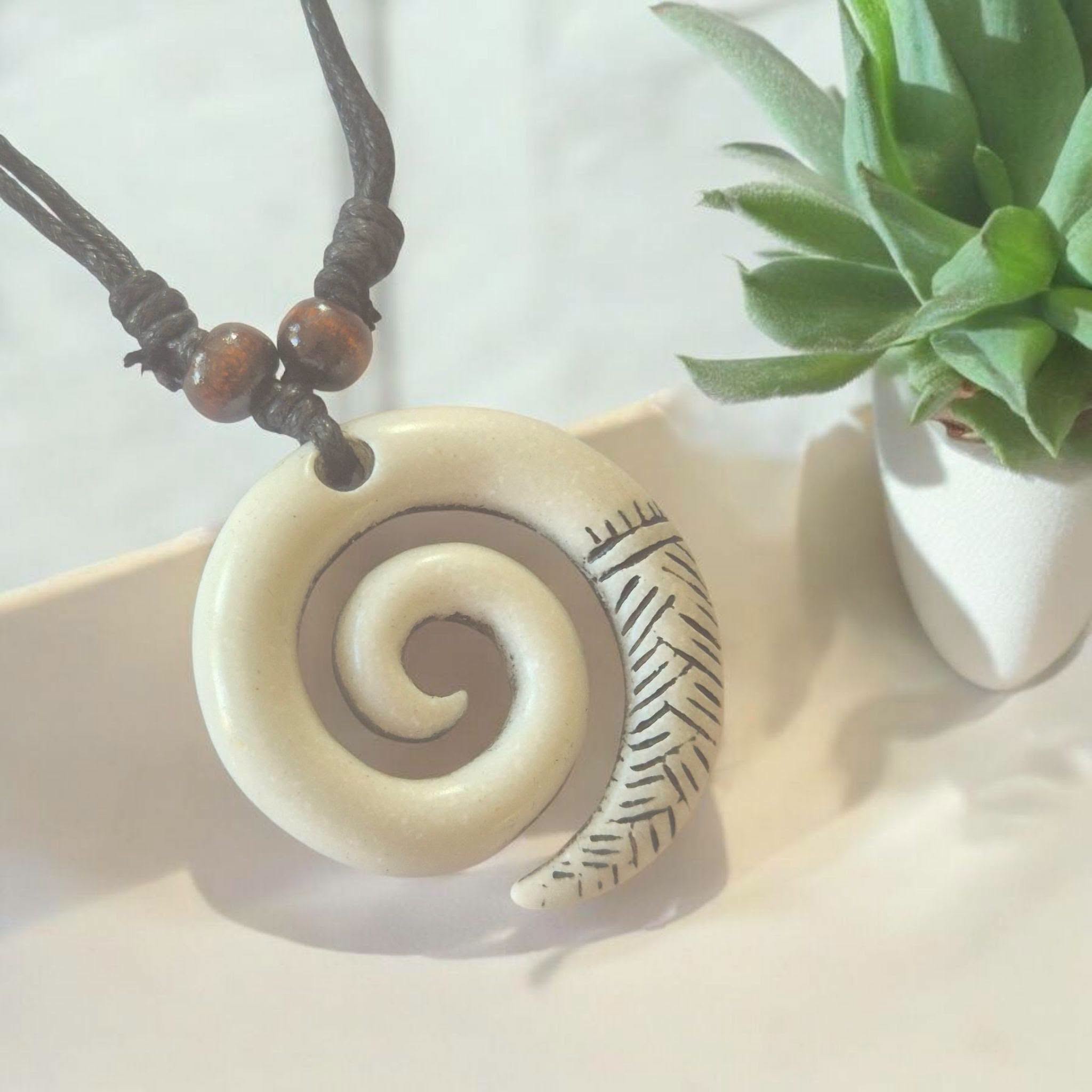 LJCN24 Engraved Swirl Necklace.