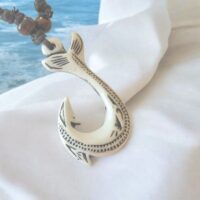 LJCN25 Engraved Fish Tail Necklace.